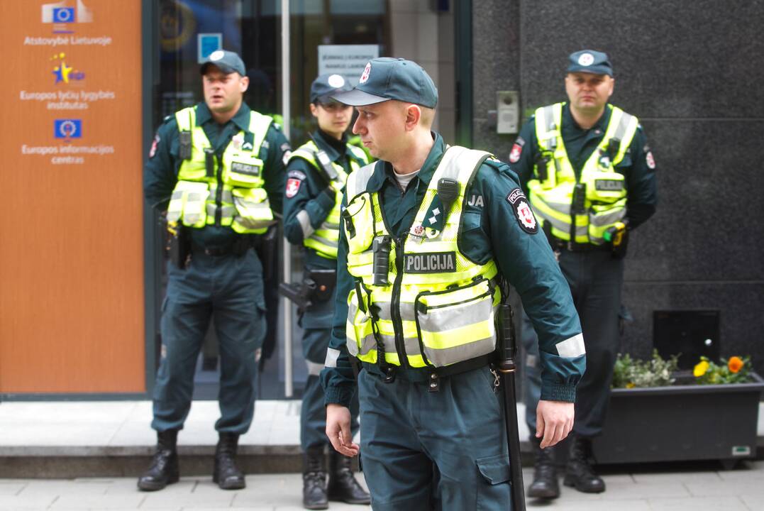 Pamokos po policininko žūties: griežtinama pareigūnų mokymų tvarka