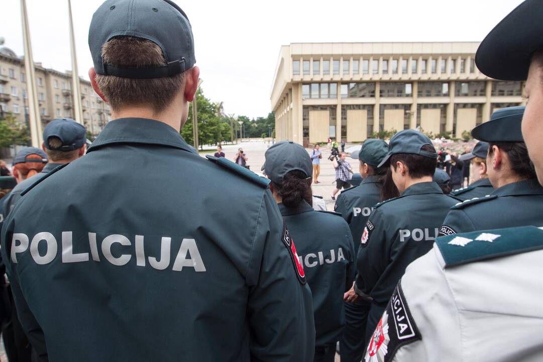 Reforma nepatenkinti policijos pareigūnai skundžiasi teismui