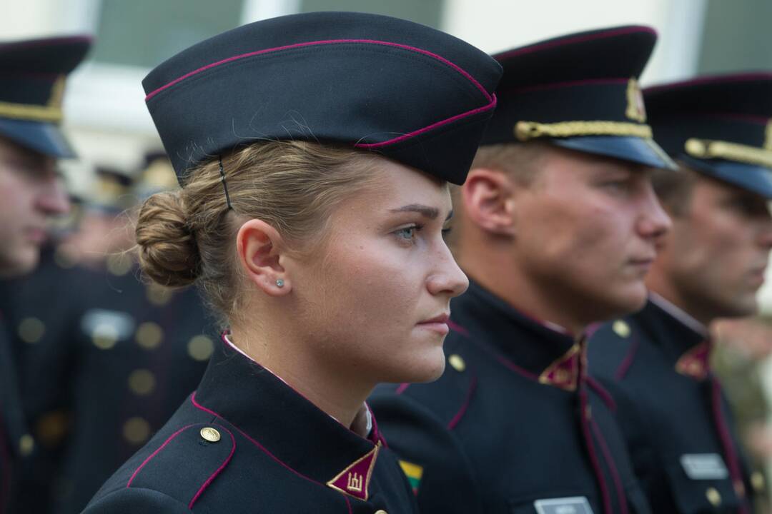 Kaip savo dieną pradeda Karo akademijos kariūnai?