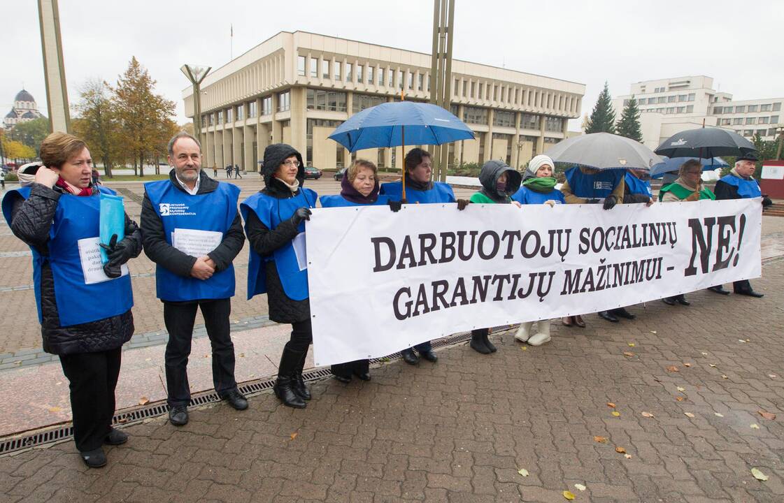 Seime – ginčai, kas turėtų pasirašyti kolektyvinę darbo sutartį