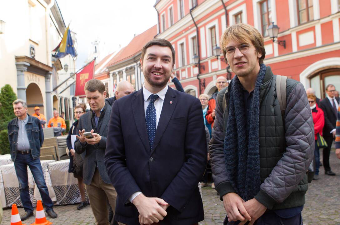 Žydų gatvėje – lentelė hebrajų ir jidiš kalbomis