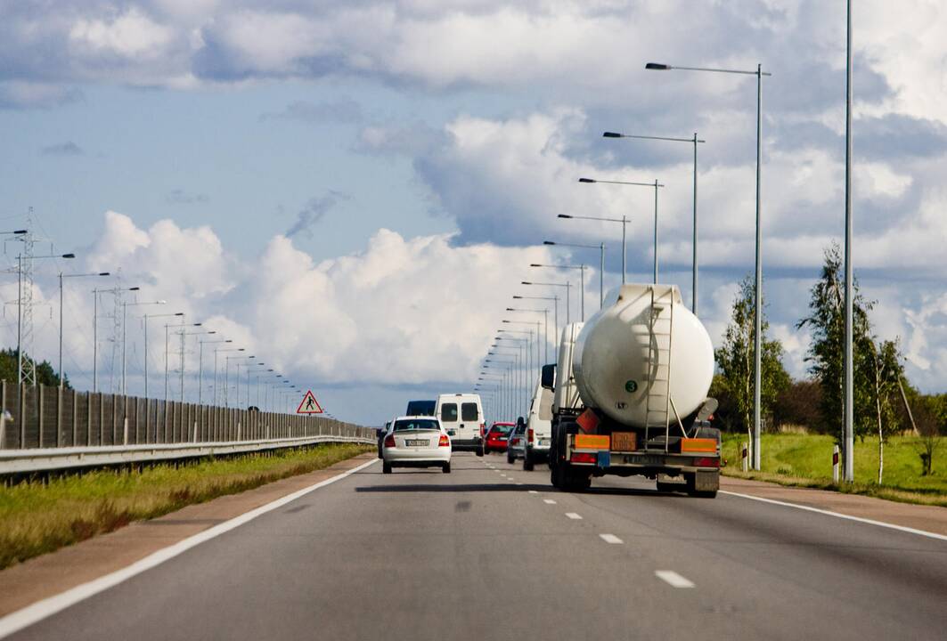 Greitkelį Vilnius-Kaunas numatoma paversti automagistrale