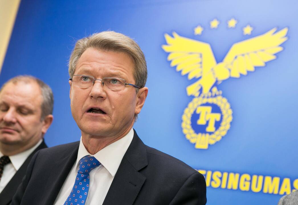 Lietuvai – raginimai spręsti R. Pakso kandidatavimo klausimą