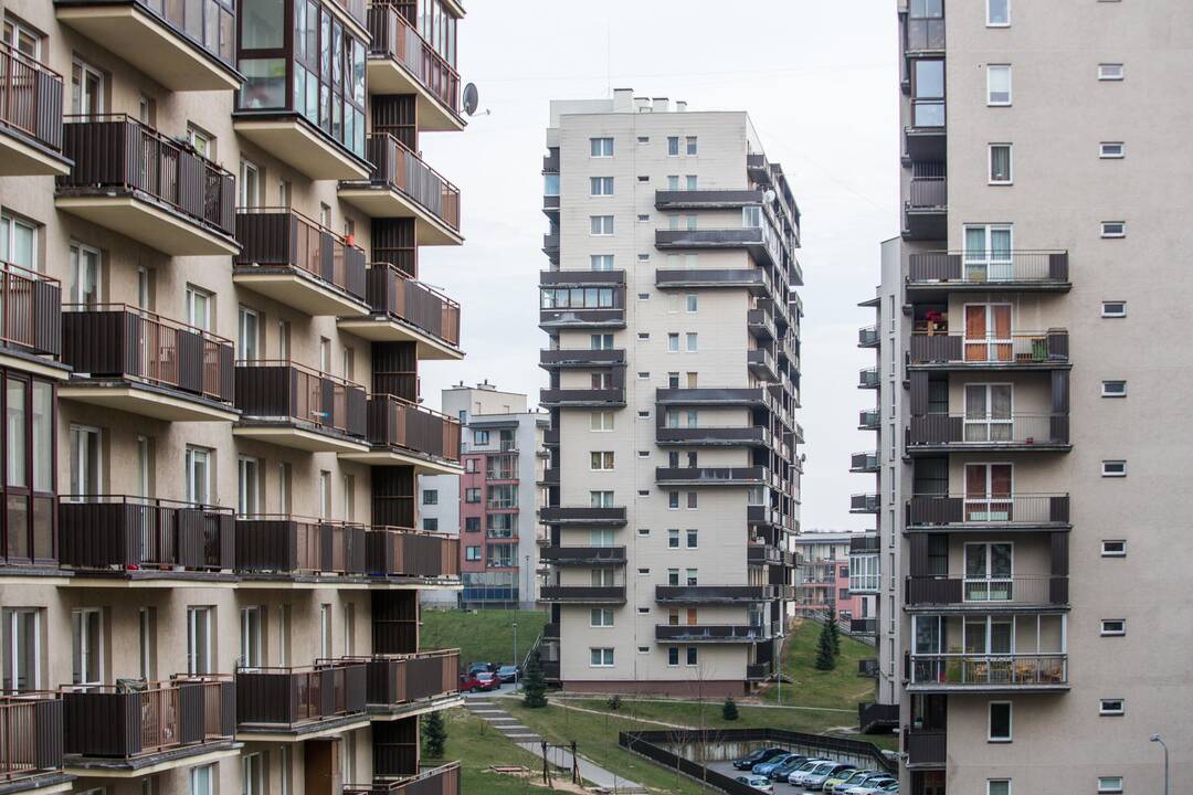 Būsto kainos sostinėje stiebiasi – kas gali jį įsigyti?