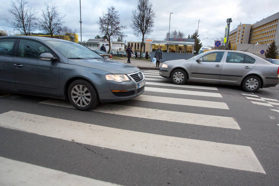 Keičiasi kelių eismo taisyklės: naujovės – jau nuo lapkričio 