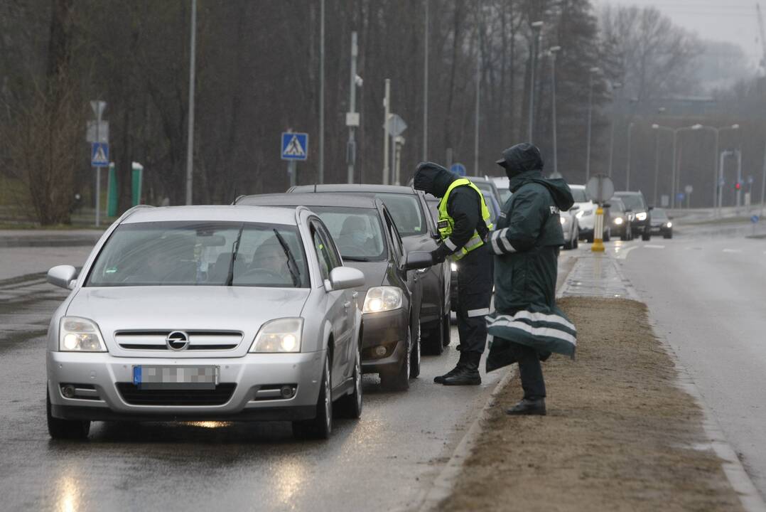 Klaipėdos policijos pareigūnai dirba postuose