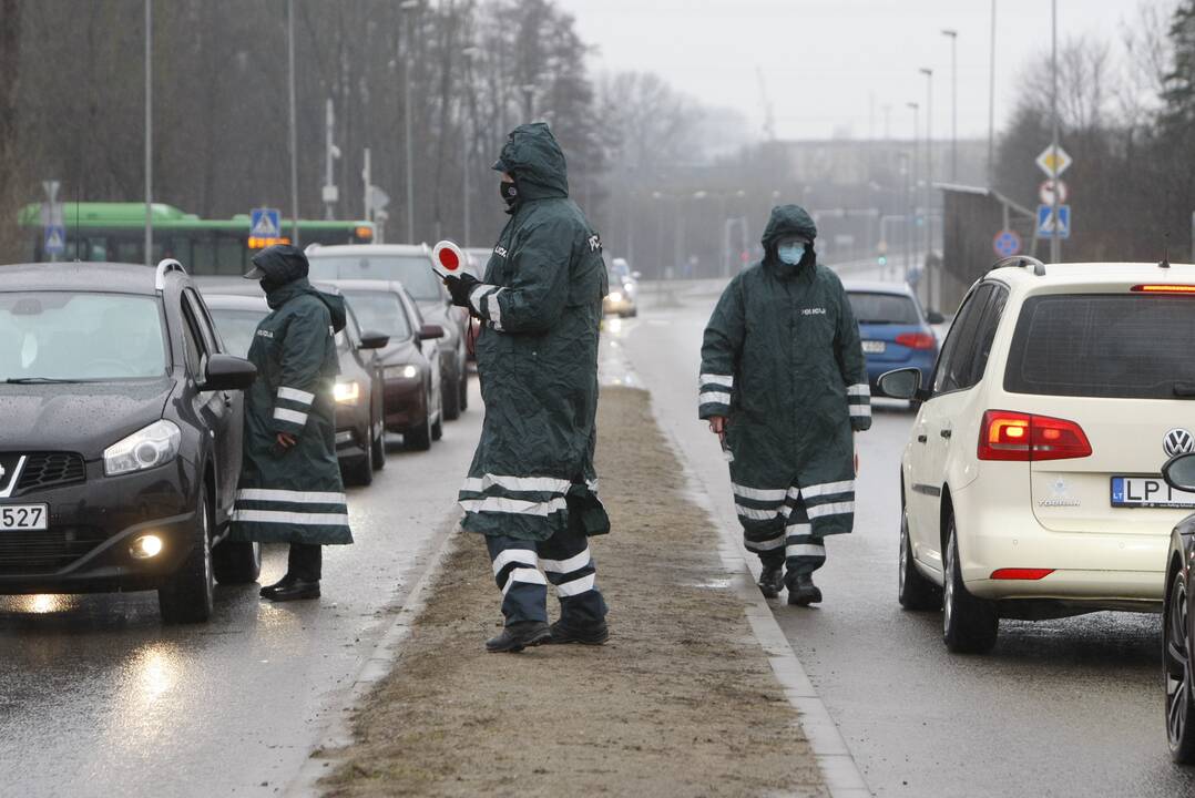 Klaipėdos policijos pareigūnai dirba postuose