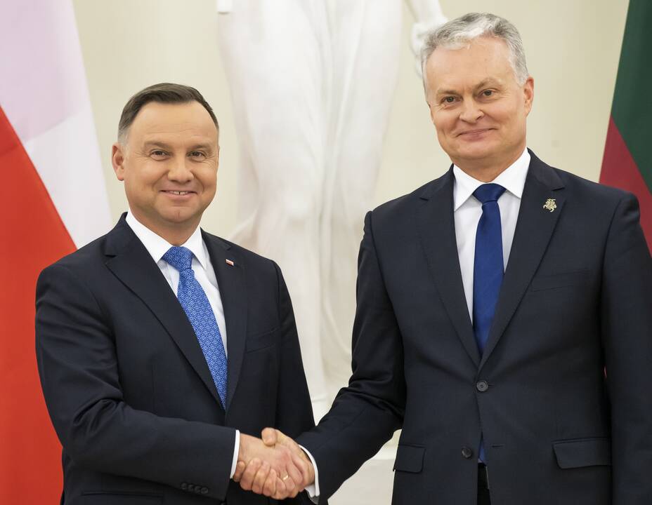 G. Nausėda sveikina A. Dudą su pergale Lenkijos prezidento rinkimuose