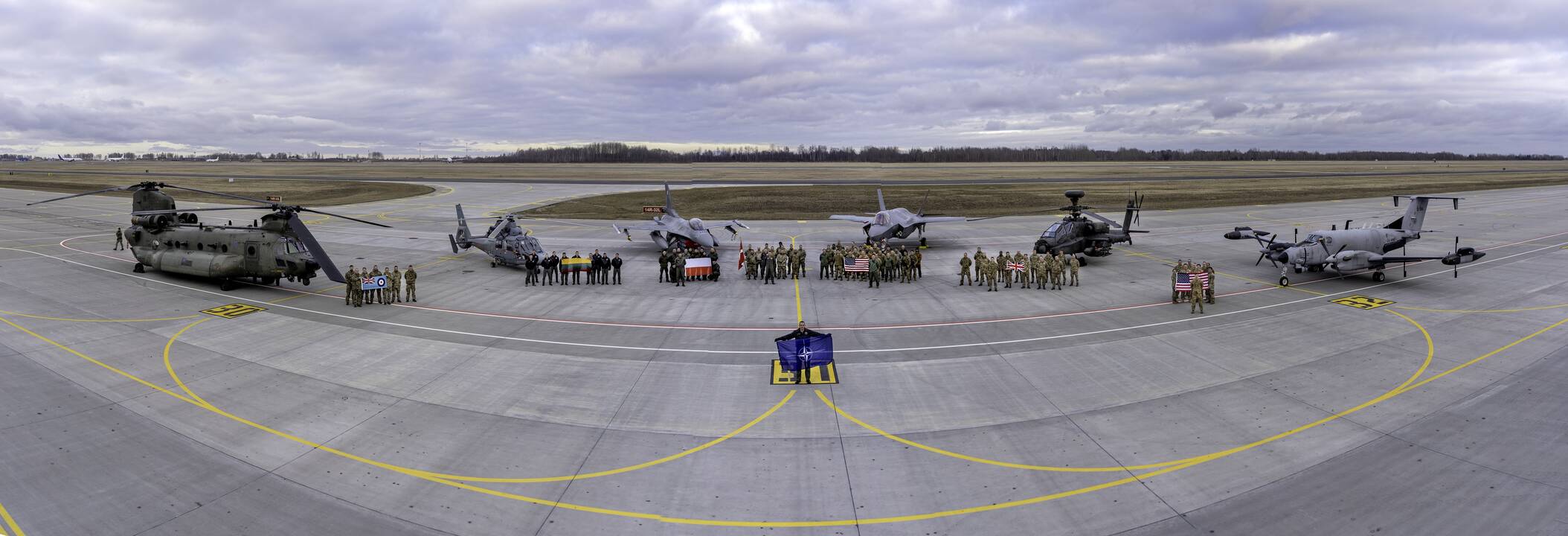 Stiprinamas Lietuvos oro erdvės saugumas: NATO naikintuvai – budrūs