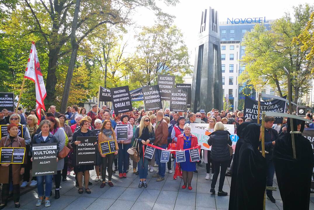 Kultūros darbuotojai reikalauja kultūringų algų