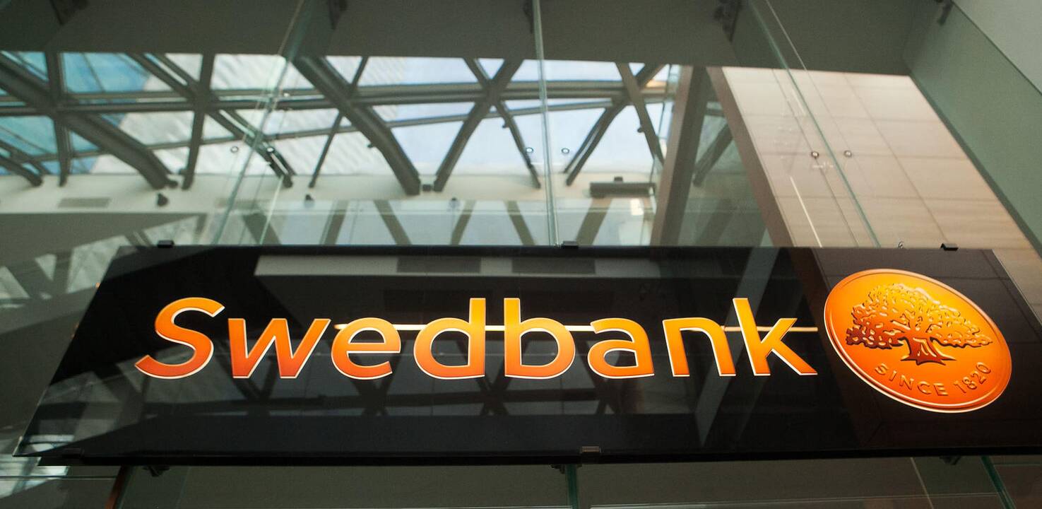 Netinkamai informuotiems klientams „Swedbank“ atlygins galimus nuostolius