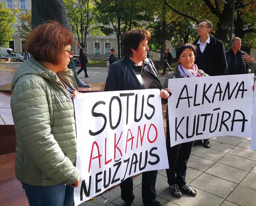 Kultūros darbuotojai reikalauja kultūringų algų