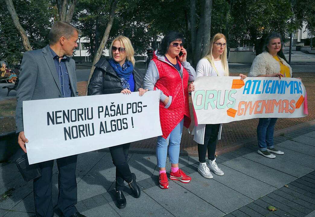 Kultūros darbuotojai reikalauja kultūringų algų