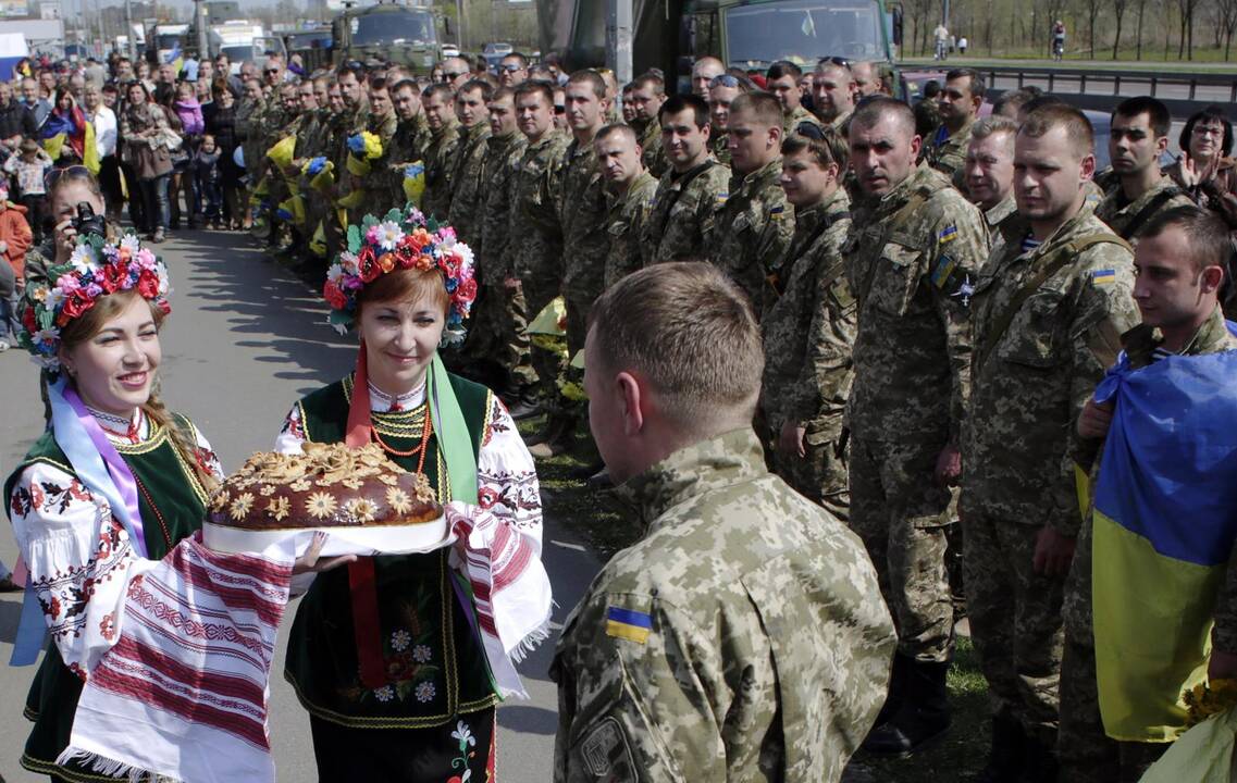 Aukcione kariams surinkta parama išvyksta į Ukrainą