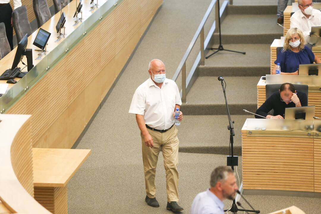 Seimas susirinko į neeilinę sesiją