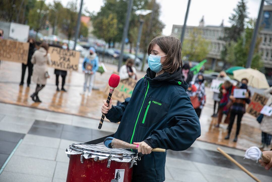 Aštuoni iš dešimties lietuvių mano, kad situacija Lietuvoje blogėja