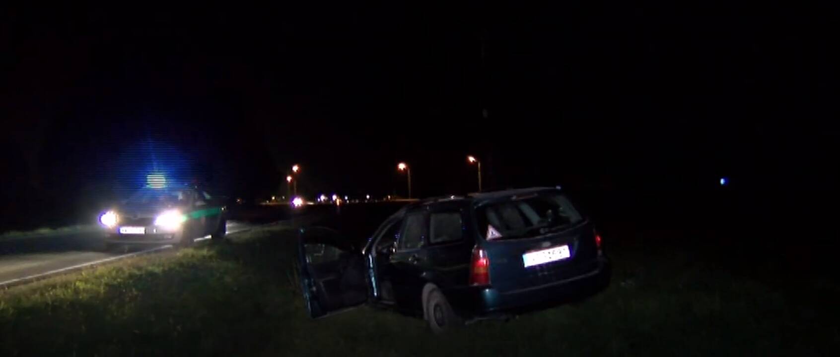 Griovyje netoli Vilniaus kažkas pametė fordą
