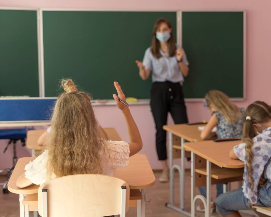 Ministras: šią savaitę bus pradedamas švietimo darbuotojų testavimas