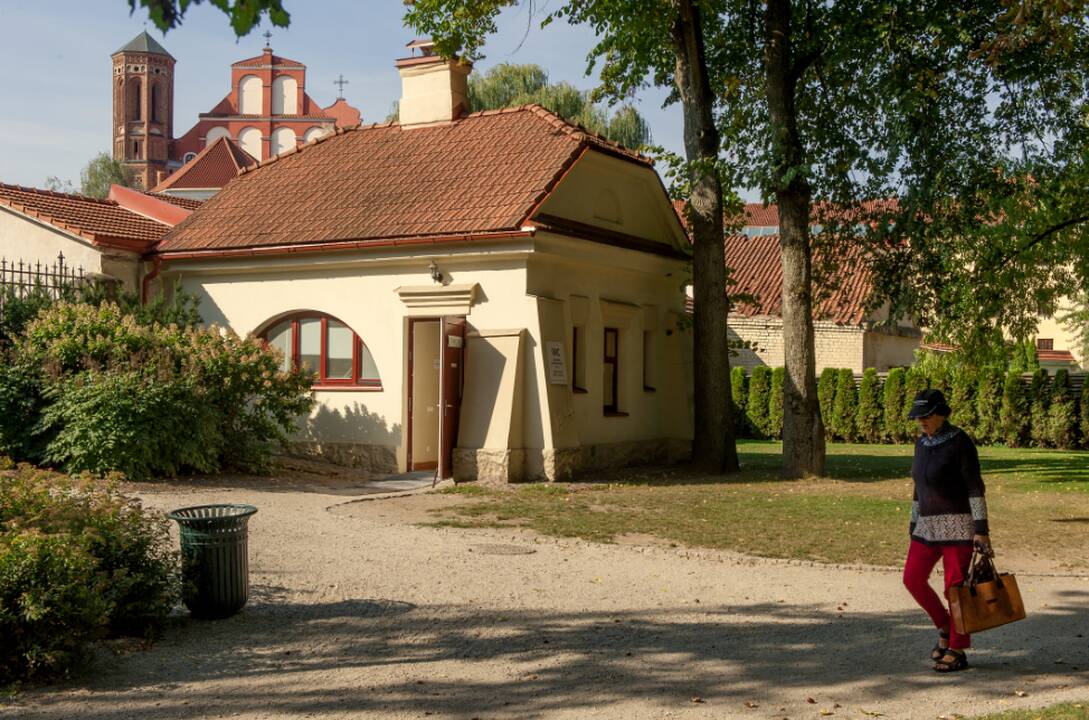 Karališki pinigai nekarališkiems tualetams