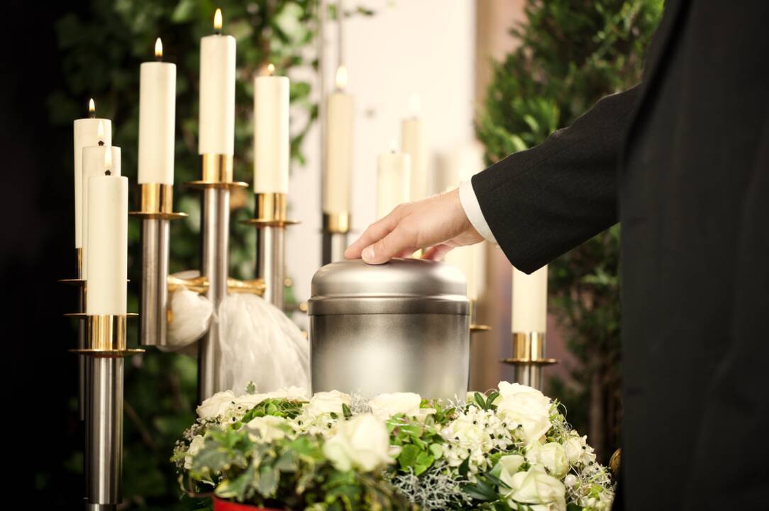 Siūloma leisti išbarstyti mirusiojo pelenus Baltijos jūroje ir upėse