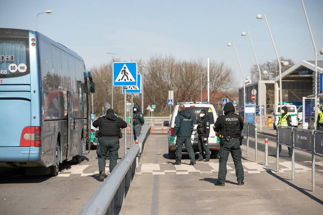 Visi grįžusieji į Vilnių iš užsienio izoliuojami viešbučiuose