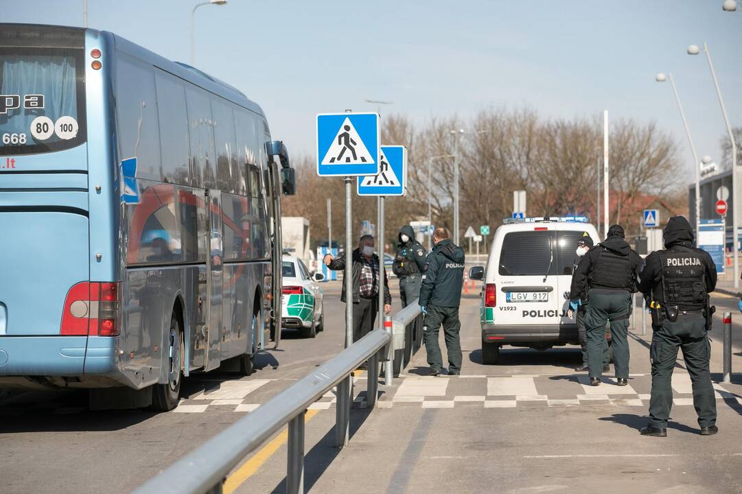 Visi grįžusieji į Vilnių iš užsienio izoliuojami viešbučiuose