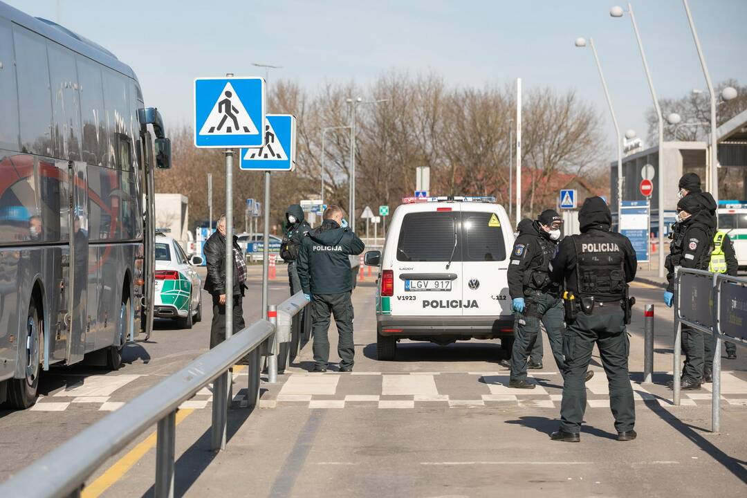 Visi grįžusieji į Vilnių iš užsienio izoliuojami viešbučiuose