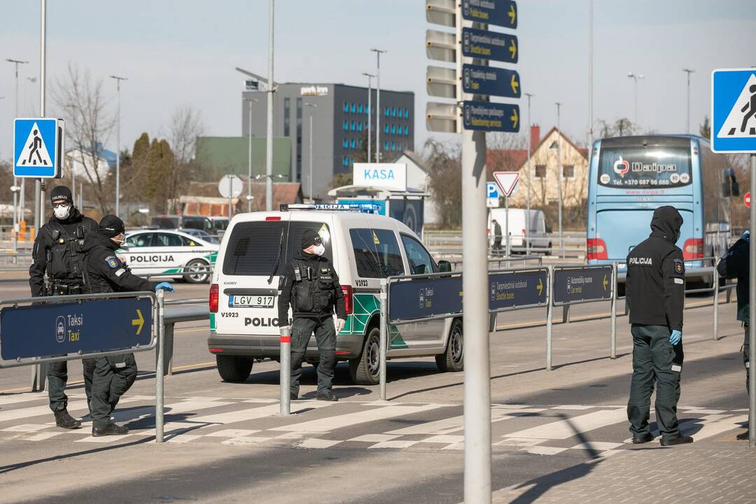 Visi grįžusieji į Vilnių iš užsienio izoliuojami viešbučiuose