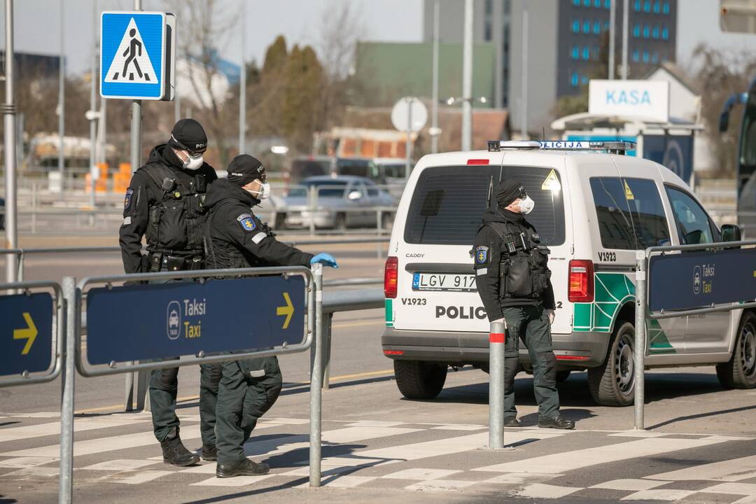 Visi grįžusieji į Vilnių iš užsienio izoliuojami viešbučiuose