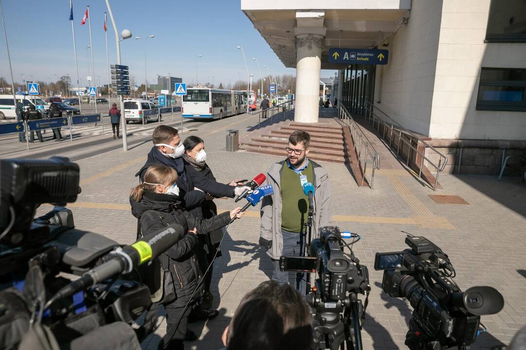 Visi grįžusieji į Vilnių iš užsienio izoliuojami viešbučiuose