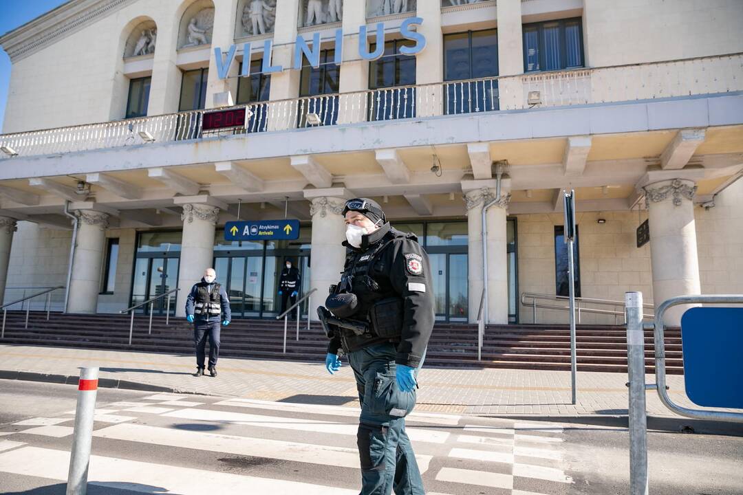 Visi grįžusieji į Vilnių iš užsienio izoliuojami viešbučiuose