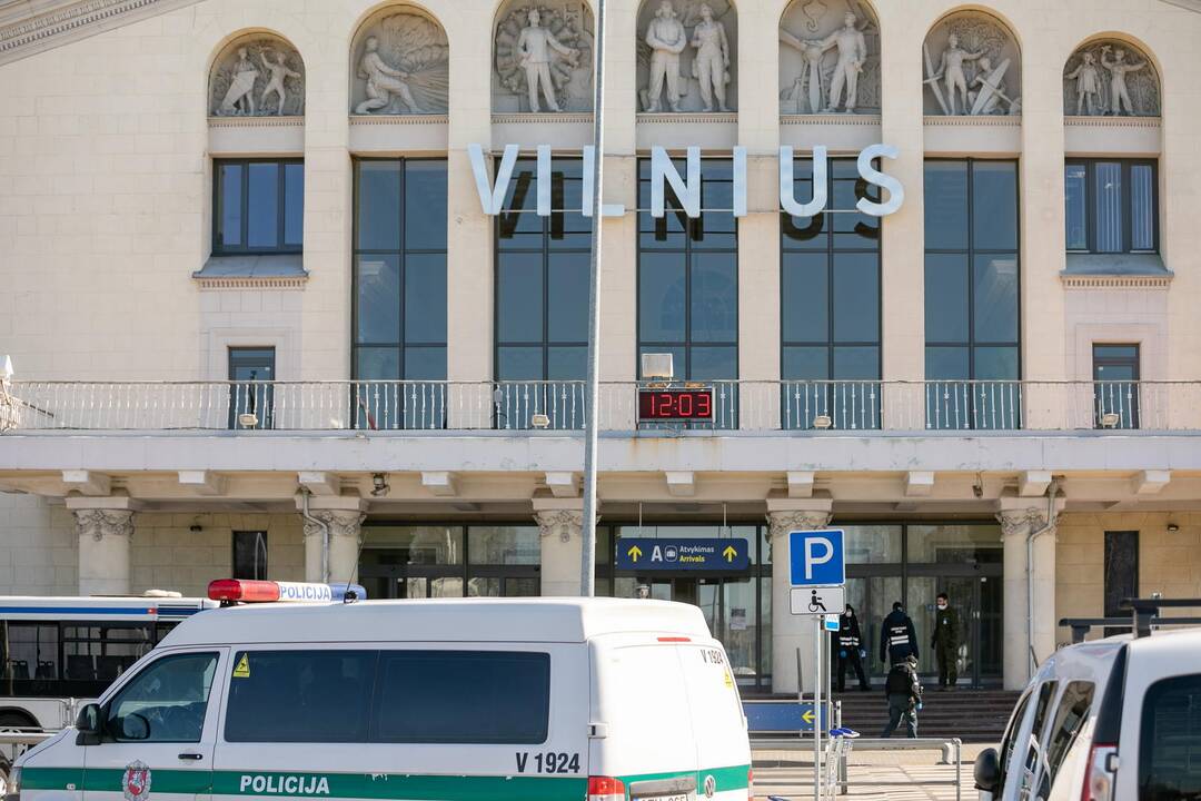 Visi grįžusieji į Vilnių iš užsienio izoliuojami viešbučiuose