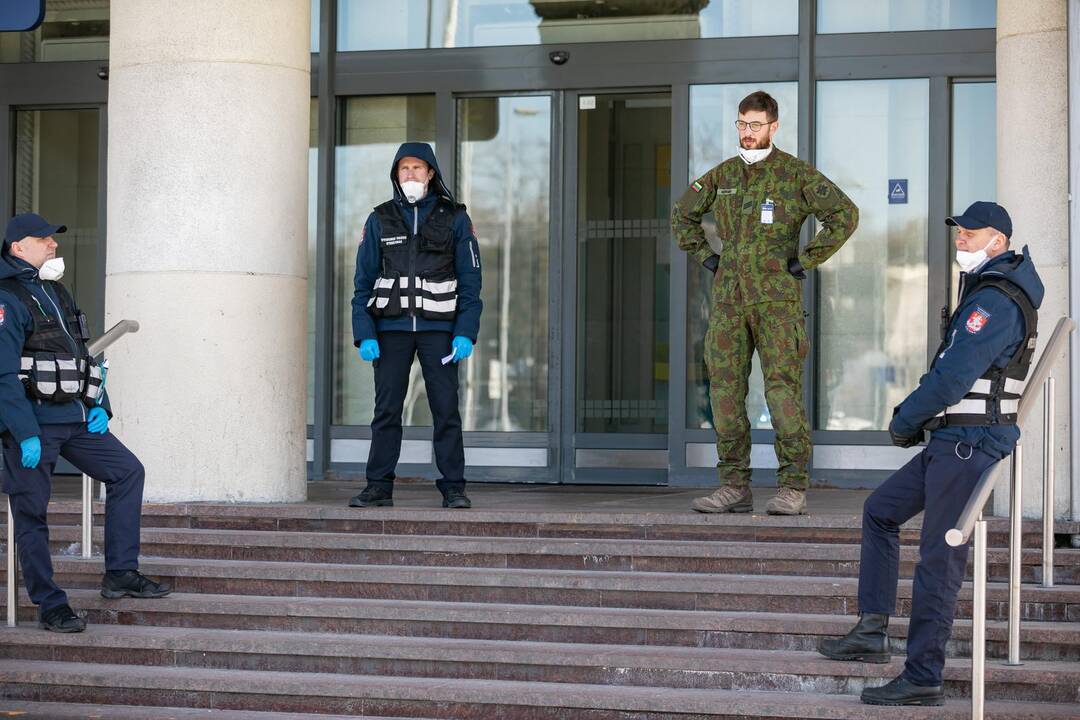 Visi grįžusieji į Vilnių iš užsienio izoliuojami viešbučiuose