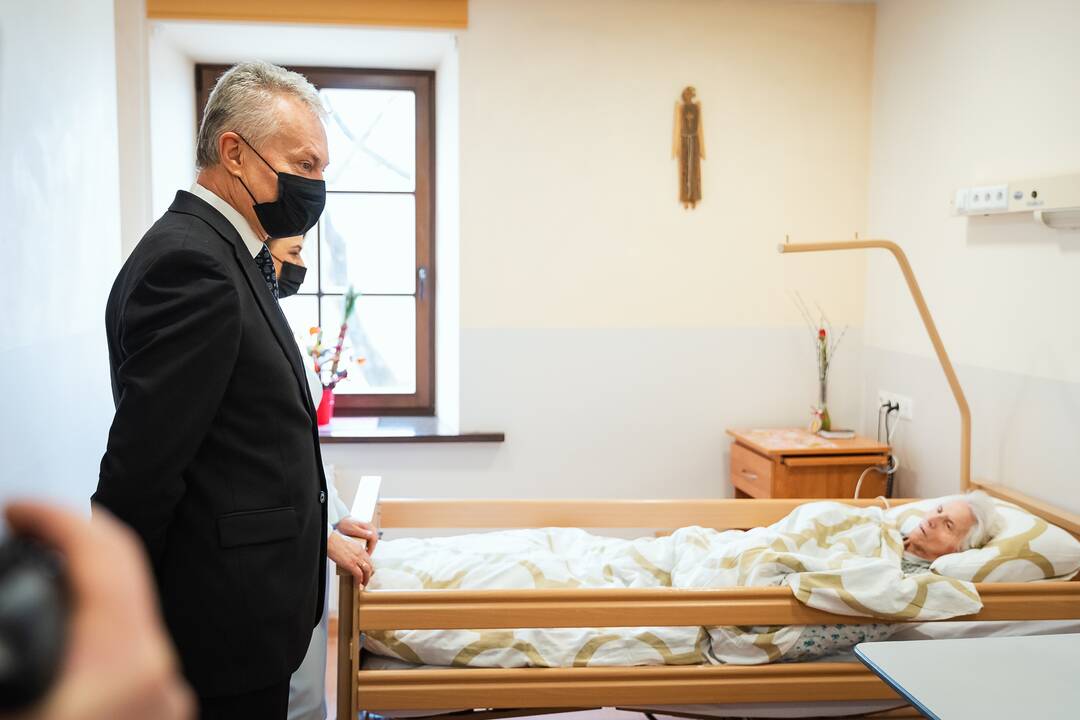 Prezidentas lankosi Vilniaus M. Sopočkos hospise