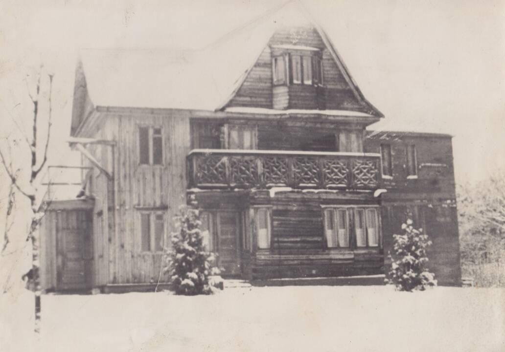 Jaunystė: skulptorius B. Bučas, Panevėžys. 1927 m. Fotografuota J. Pauros fotografijos ateljė.