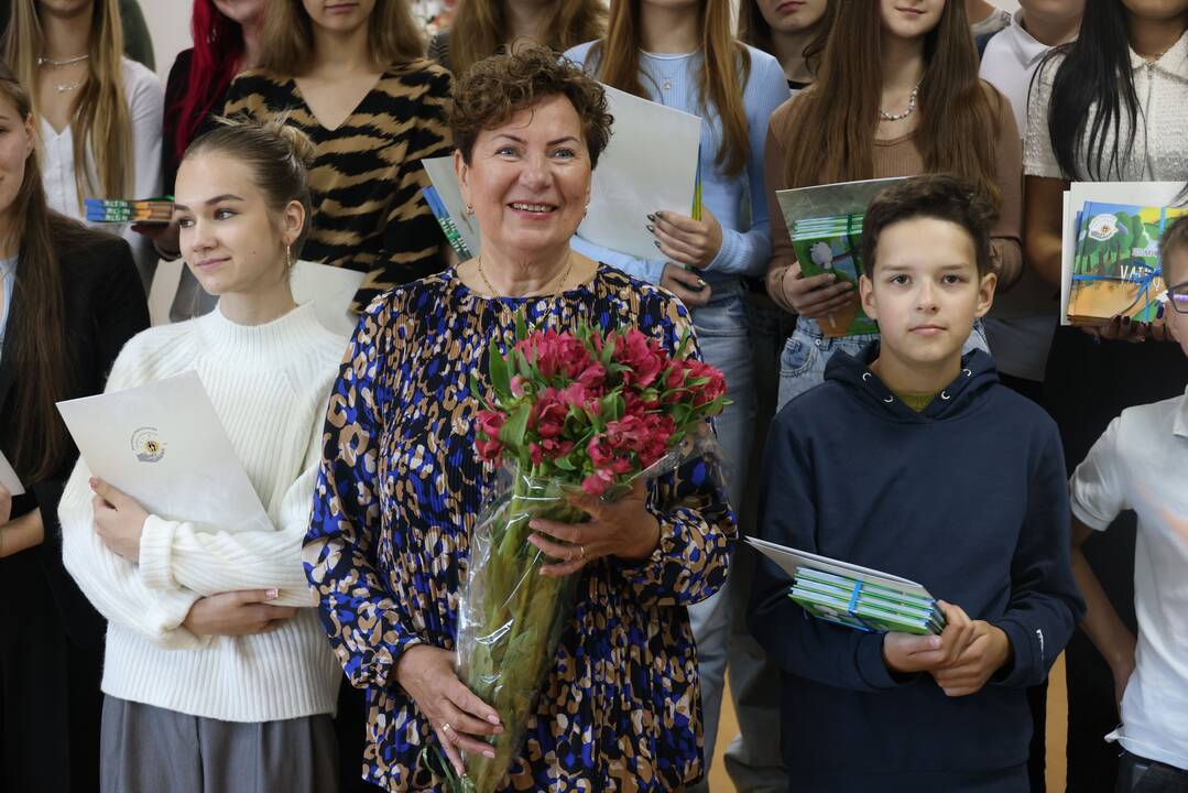 Bendrystė: A. Makūnienė turėjo visą būrį pagalbininkų.