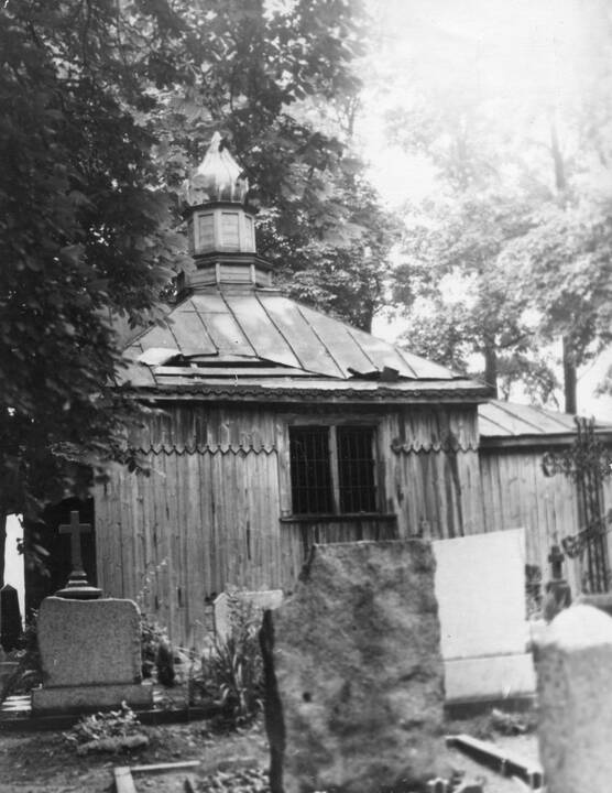 Pradžia: cerkvė XIX a. pradžioje.