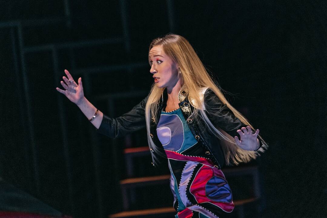 Įvertinimas: už Violetos vaidmenį operoje „Traviata“ G. Bukinė buvo nomuota „Auksiniam scenos kryžiui“.
