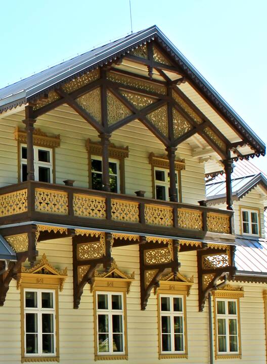 Akcentas: Verkiai – vienas vertingiausių šalies dvarų ansamblių. Dvaro fasadą puošia stilingos detalės.