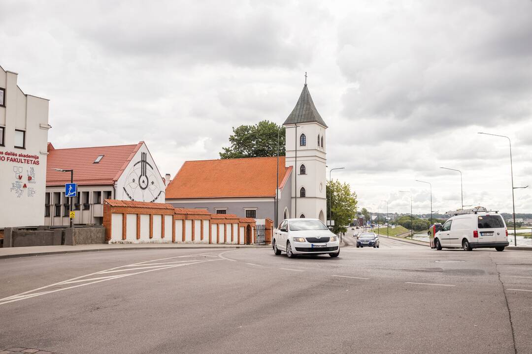 Darbai: šiuo metu pasirašytos sutartys su rangovais dėl sistemos diegimo.