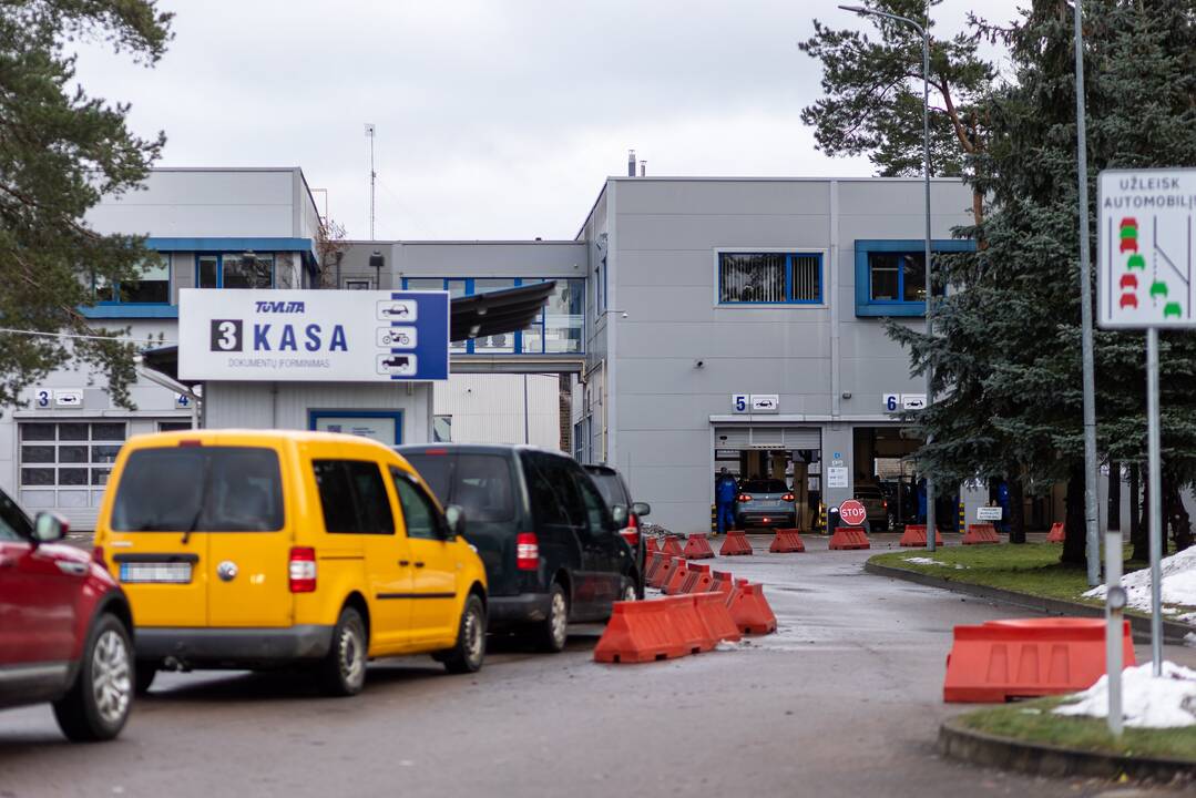 Užkulisiai: politikai šiemet vėl užsimojo skaidrinti TA paslaugas, tačiau bandymai užtvenkti šį pajamų šaltinį vyksta jau ne vienus metus.