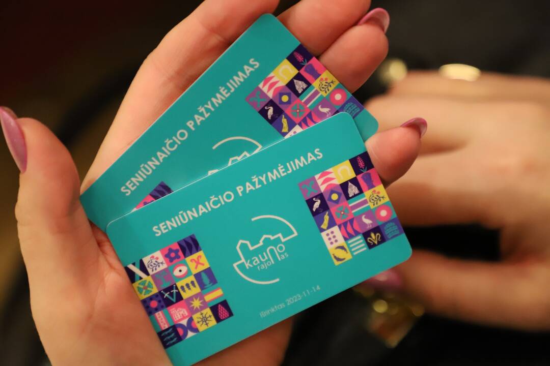 Šventė: Raudondvario pilyje iškilmingai pasveikinti naujai išrinkti seniūnaičiai.