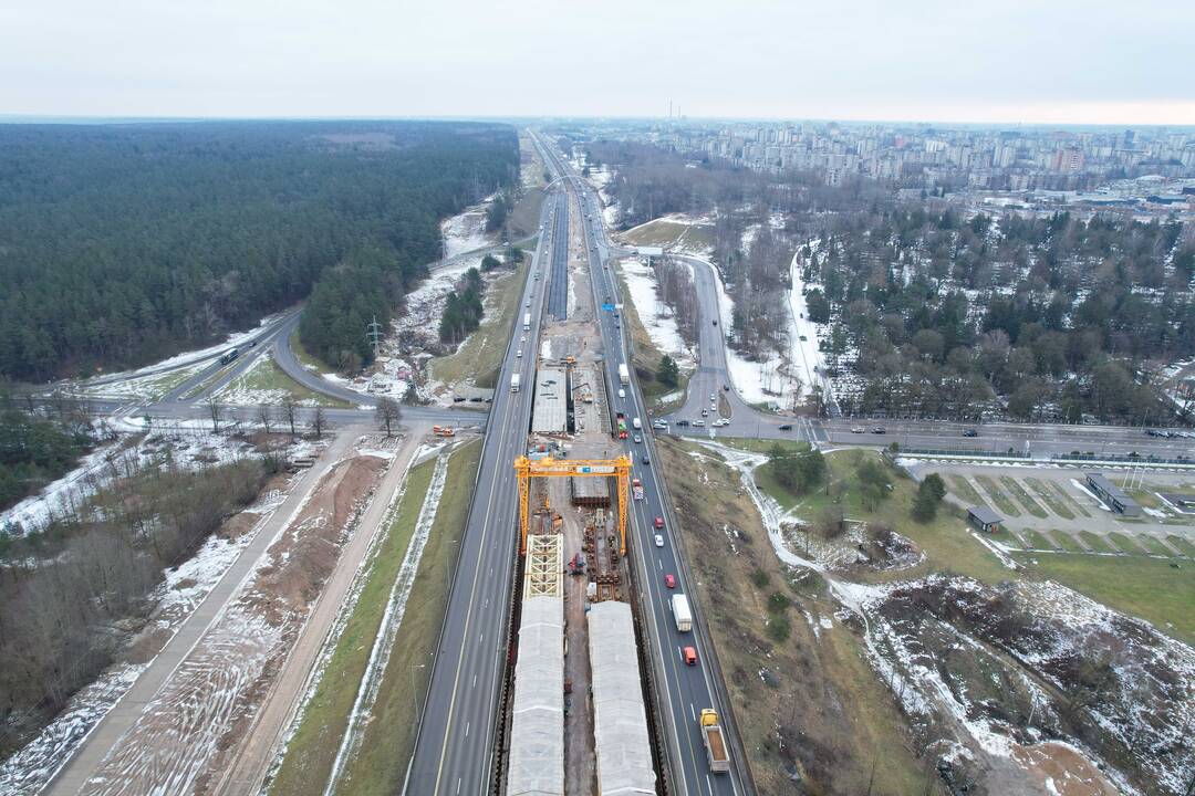 Eismas: A1 kelias – intensyviausias šalyje, tad ateityje ties Kaunu bus įrengtos papildomos eismo juostos.
