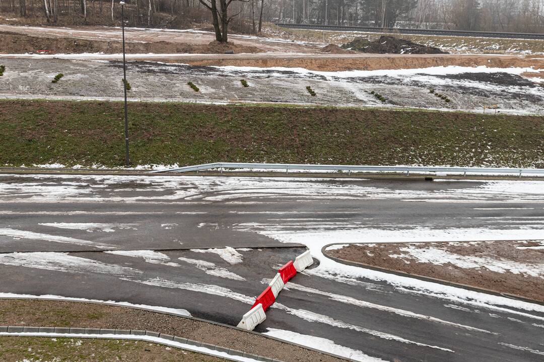 Eismas: A1 kelias – intensyviausias šalyje, tad ateityje ties Kaunu bus įrengtos papildomos eismo juostos.
