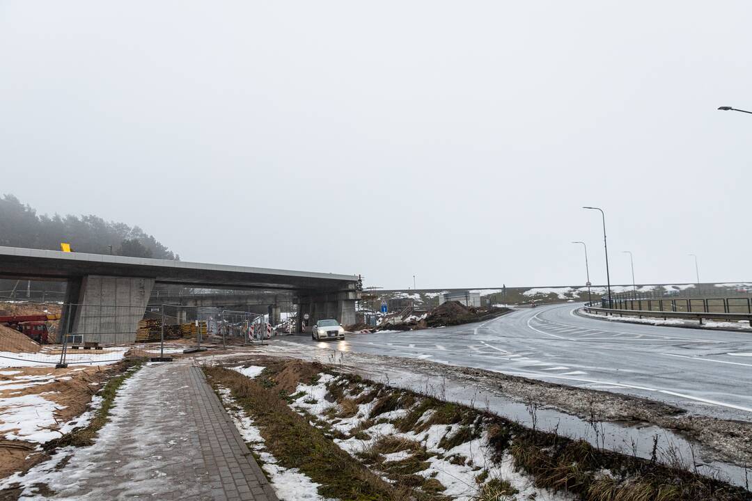 Eismas: A1 kelias – intensyviausias šalyje, tad ateityje ties Kaunu bus įrengtos papildomos eismo juostos.
