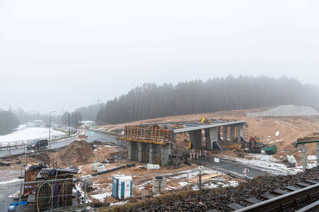 Eismas: A1 kelias – intensyviausias šalyje, tad ateityje ties Kaunu bus įrengtos papildomos eismo juostos.