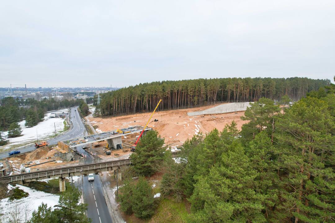 Eismas: A1 kelias – intensyviausias šalyje, tad ateityje ties Kaunu bus įrengtos papildomos eismo juostos.