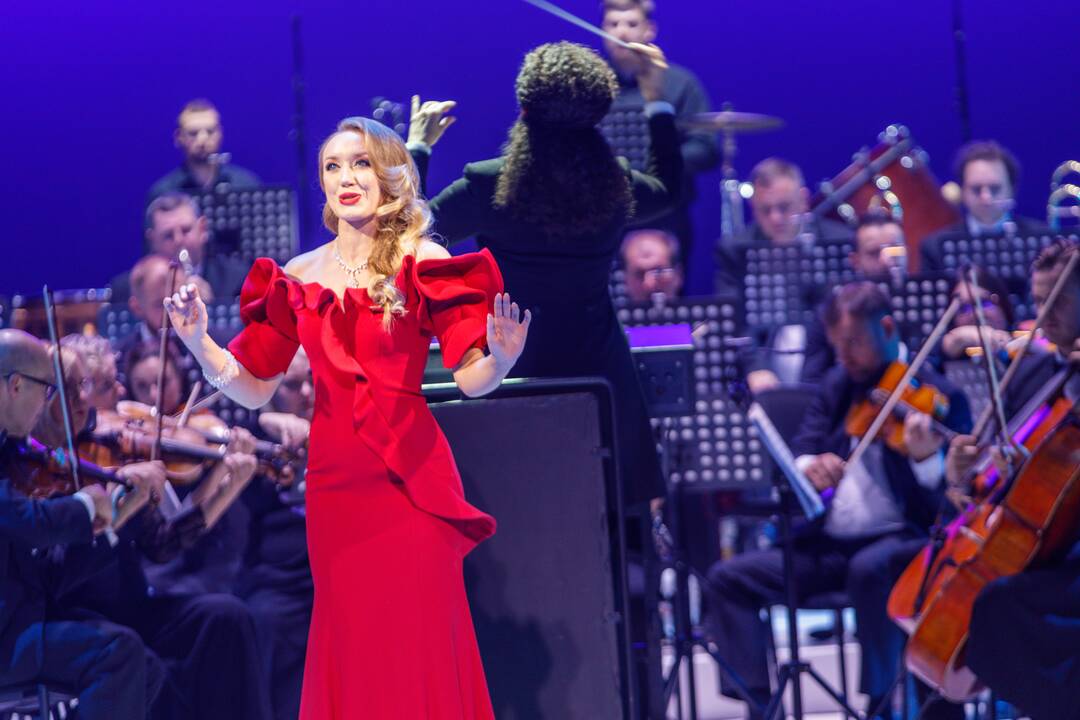 Įvertinimas: už Violetos vaidmenį operoje „Traviata“ G. Bukinė buvo nomuota „Auksiniam scenos kryžiui“.