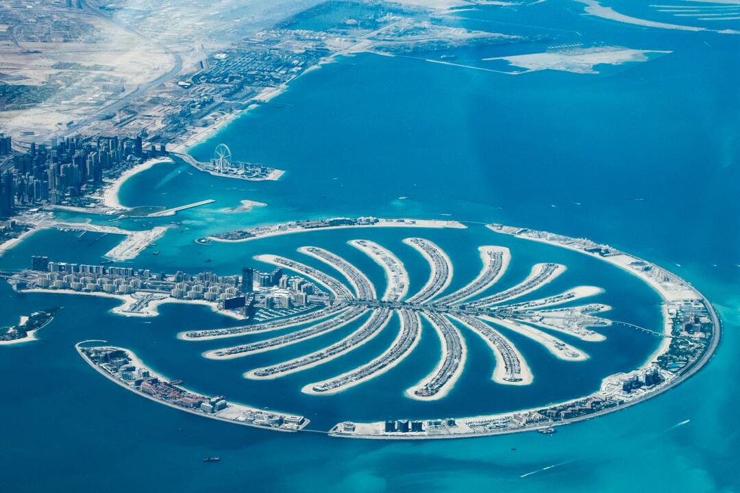 Ambicijos: miražą dykumoje primenantis Dubajus pretenduoja tapti moderniausiu pasaulio miestu. 