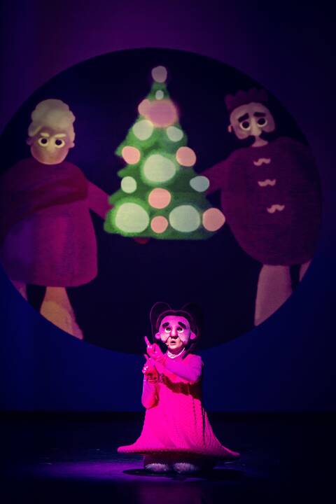 Jaukumas: spektaklio „Liūtas ir Paukštis“ kūrėjai pasaką seka pasitelkdami laikui nepavaldžias, bet kokio amžiaus žiūrovų mylimas tradicines teatro lėles.